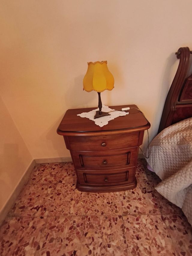 Camera da letto completa in legno