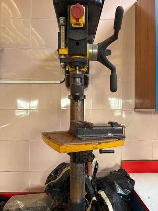 Taladro de columna profesional ECTRAM