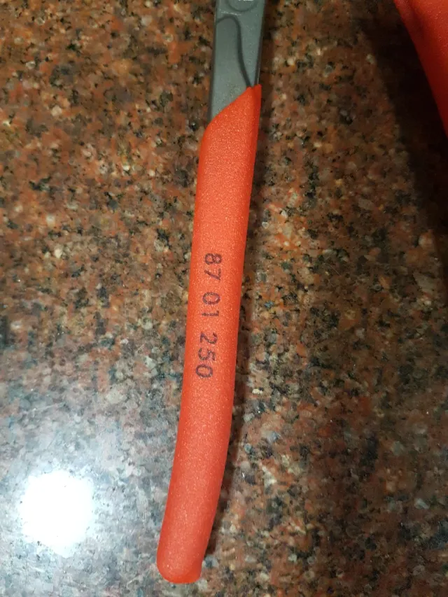 Alicates Pico de Loro Knipex 250