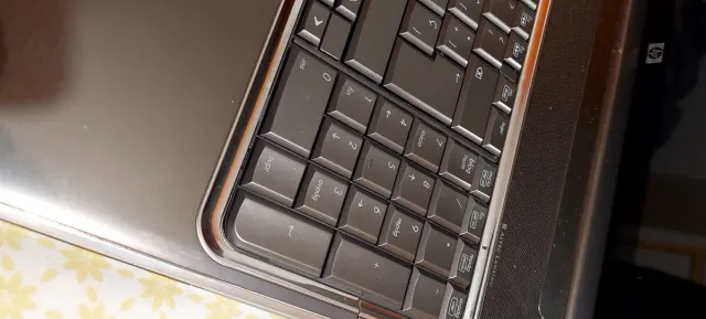 HP Pavilion dv7 Portátil Marrón/Gris