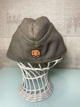 Gorra antigua militar ejercito Alemania Oriental