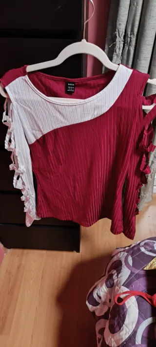 Top Asimétrico Cut-Out SHEIN Rojo/Blanco Talla M