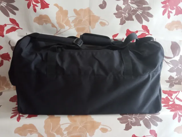 Borsone Adidas M nero e bianco nuovo