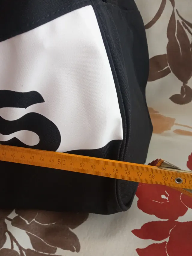 Borsone Adidas M nero e bianco nuovo