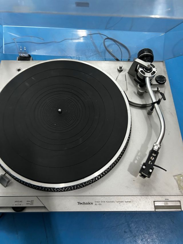 Tocadiscos Technics SL-D2 Plata
