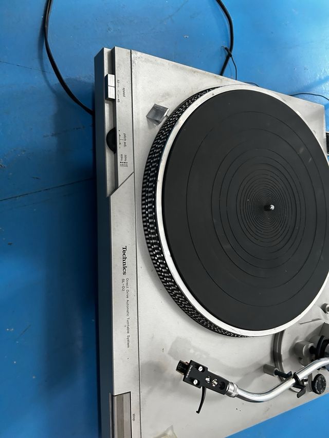 Tocadiscos Technics SL-D2 Plata