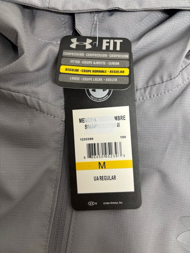 Chaqueta Under Armour gris con capucha, TALLA M