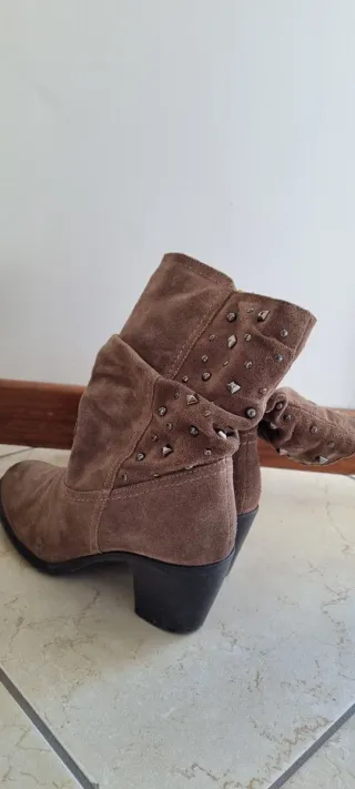 Stivali donna scamosciati marroni