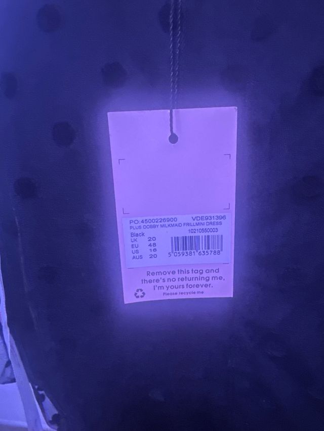 Vestido negro con lunares