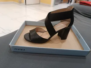 Sandali Lora Ferres n.36 in ottimo stato