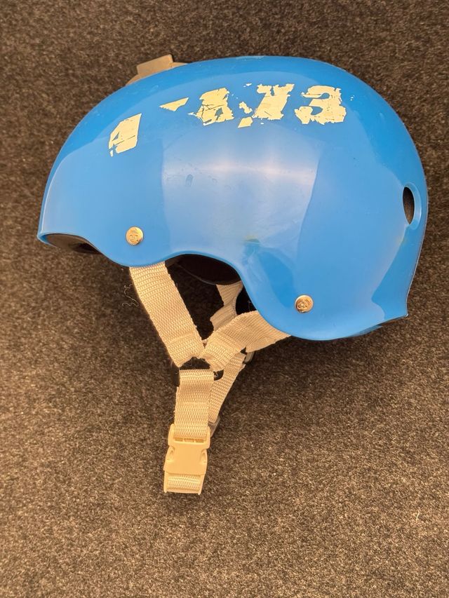 Casco ALK13 Deportes Acuáticos talla M 56-57cm