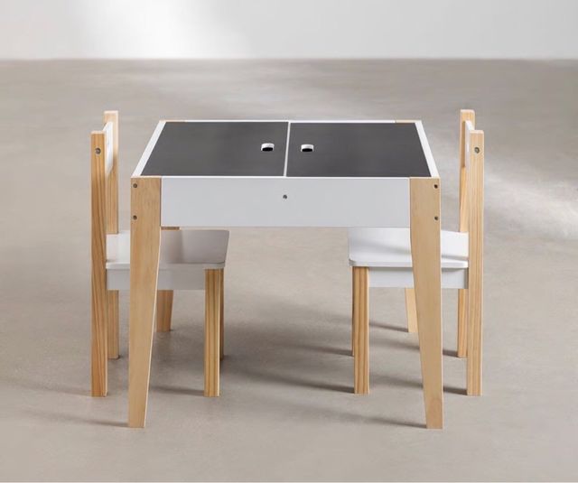 Mesa infantil Sklum con 2 sillas