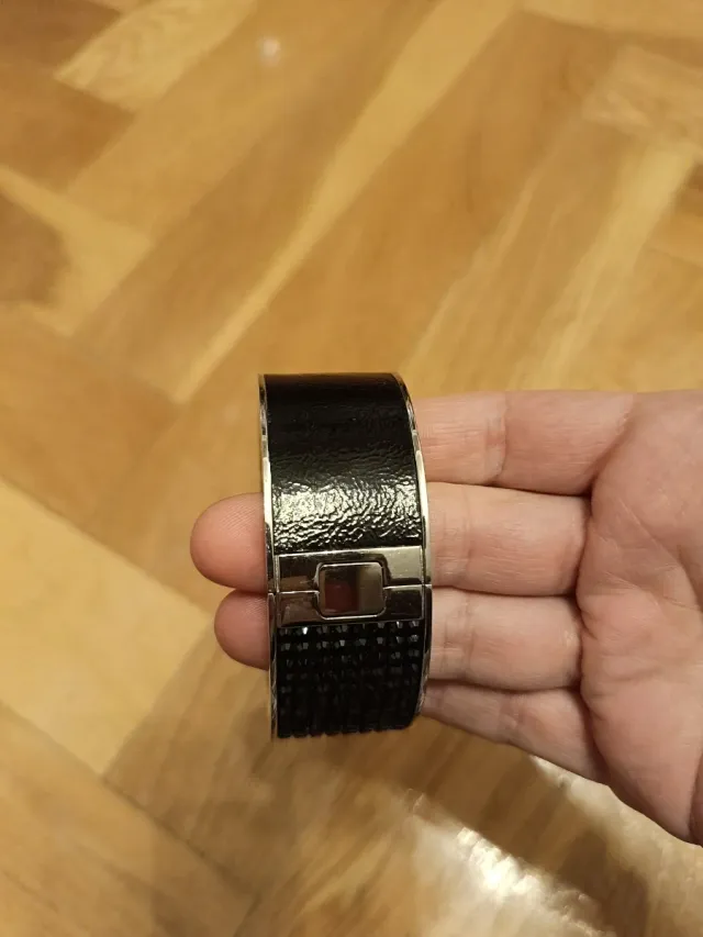 Pulsera Swarovski Negra y Plateada