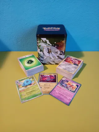 Lotto 146 carte Pokémon + scatola