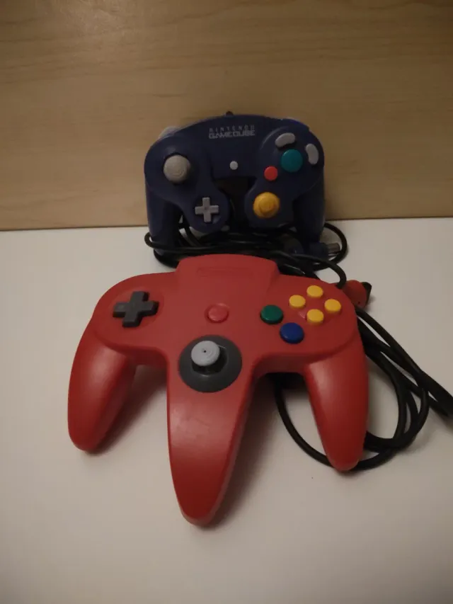Controller Nintendo GameCube Viola e controller Nintendo 64