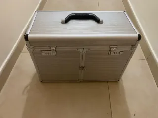 Maletín maquillaje/peluquería plata