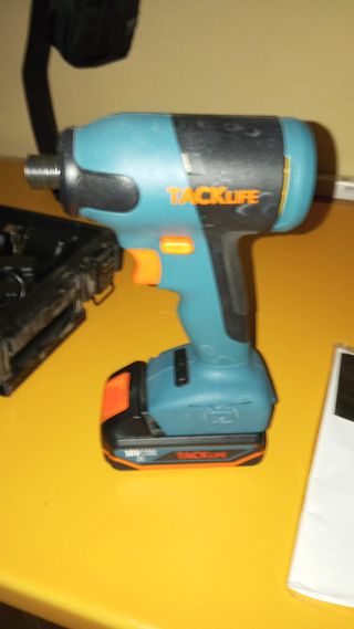 Atornillador a batería TACKLIFE