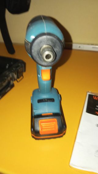 Atornillador a batería TACKLIFE