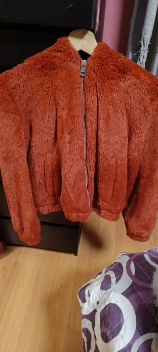 Chaqueta corta pelo suave