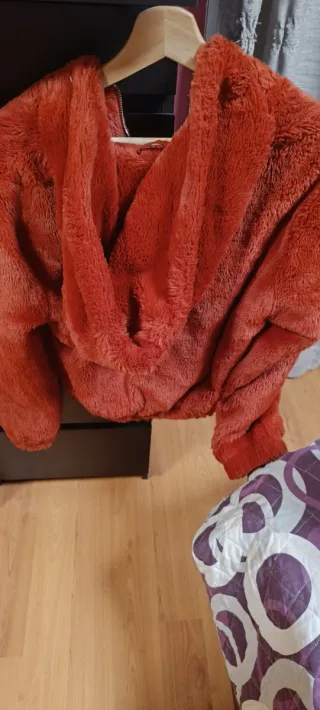 Chaqueta corta pelo suave