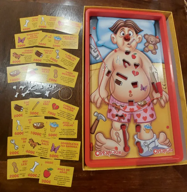 Juego "Operación" marca Hasbro 6+ años