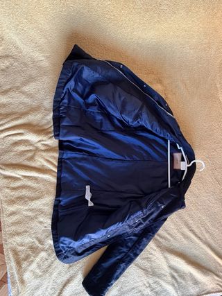 Chaqueta azul marino con cierres