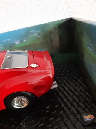 Hot Wheels Ferrari 250 GTO 1:18