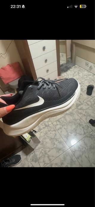 Zapatillas Nike Negras con Logo Blanco