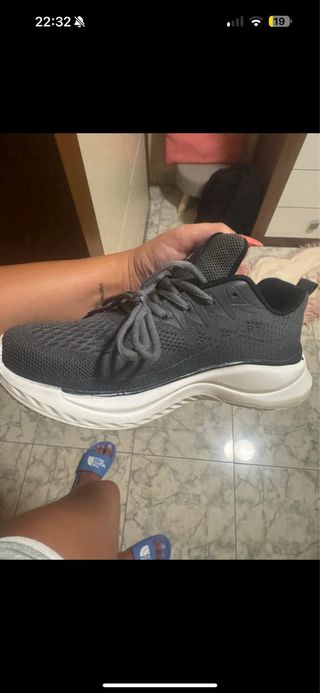 Zapatillas Nike Negras con Logo Blanco