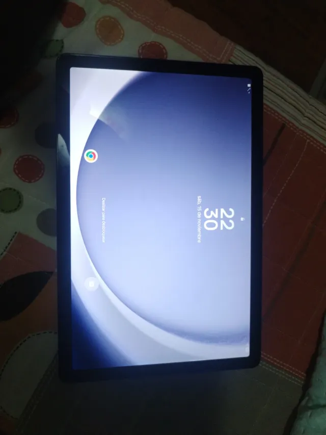 Tablet Samsung + Auriculares + Altavoz