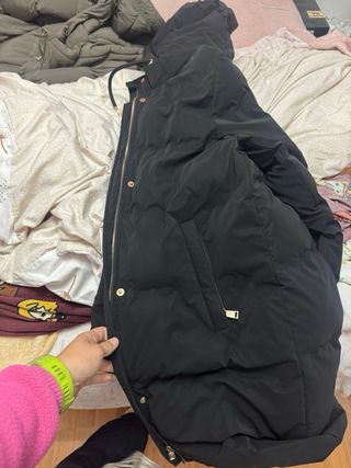 Cazadora Zara negra, la compré el año pasado