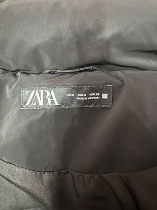 Cazadora Zara negra, la compré el año pasado