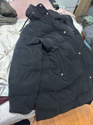 Cazadora Zara negra, la compré el año pasado