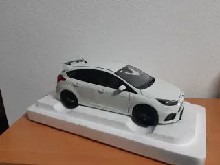 Autoart Focus RS 1:18