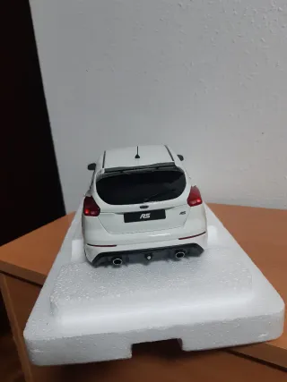 Autoart Focus RS 1:18