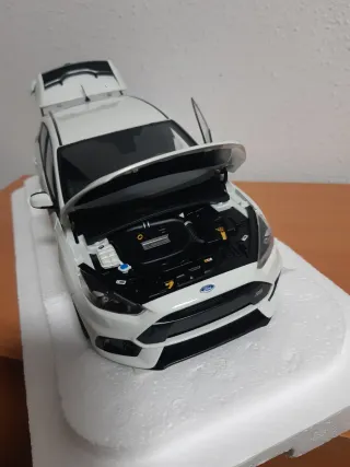 Autoart Focus RS 1:18