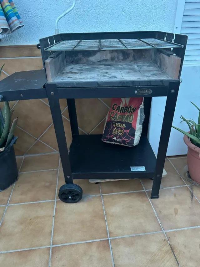 Parrilla Barbacoa Negra con Ruedas