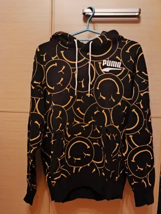 Sudadera Puma x Smiley Negra y Dorada