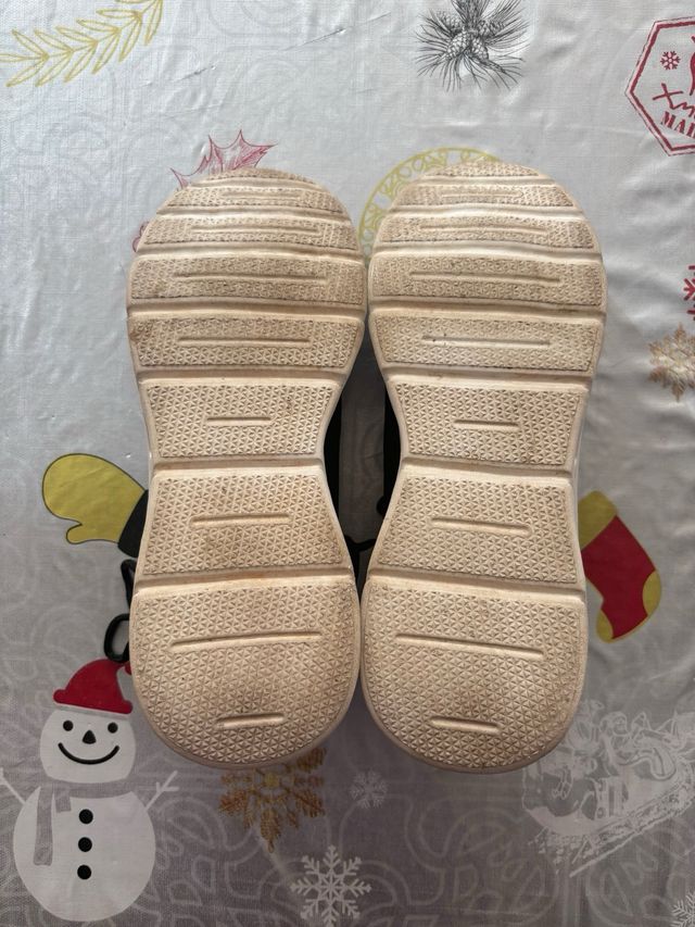 ZAPATILLAS DEPORTIVAS NEGRO FUCSIA