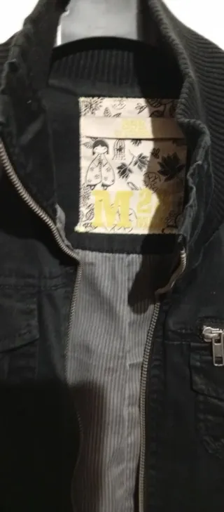 Cazadora vaquera negra