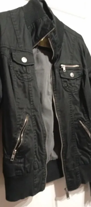 Cazadora vaquera negra