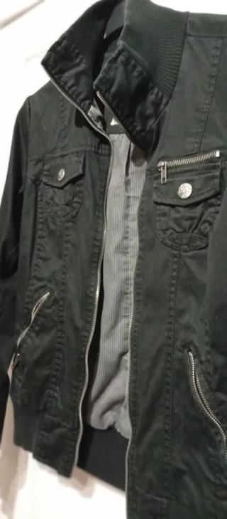 Cazadora vaquera negra