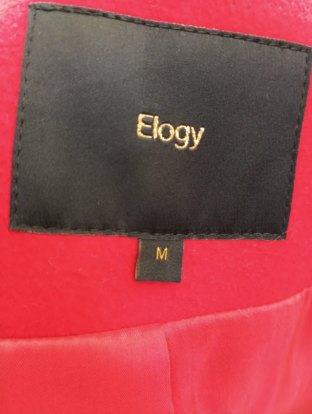 Abrigo rojo cremallera mujer, talla 38-40.