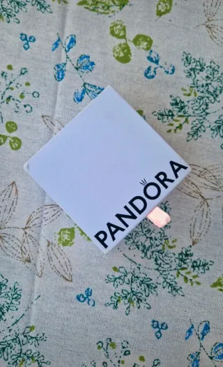 Conjunto Pandora Collar y Pendientes Rosa Blanca