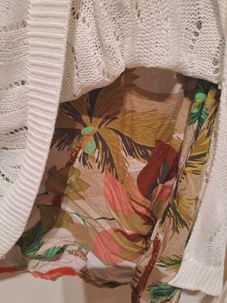 Jersey Desigual blanco con forro estampado.