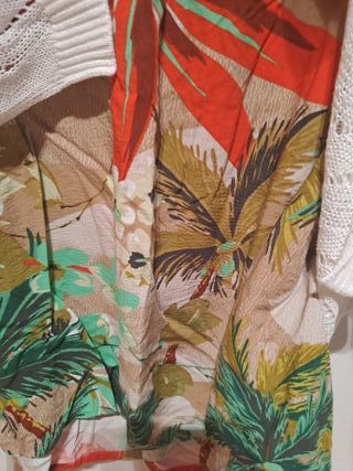 Jersey Desigual blanco con forro estampado.