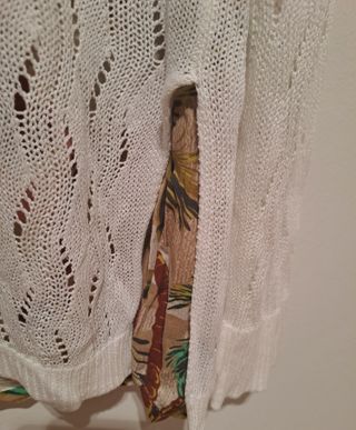 Jersey Desigual blanco con forro estampado.