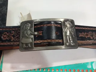 Cintura in pelle per bambini con incisione