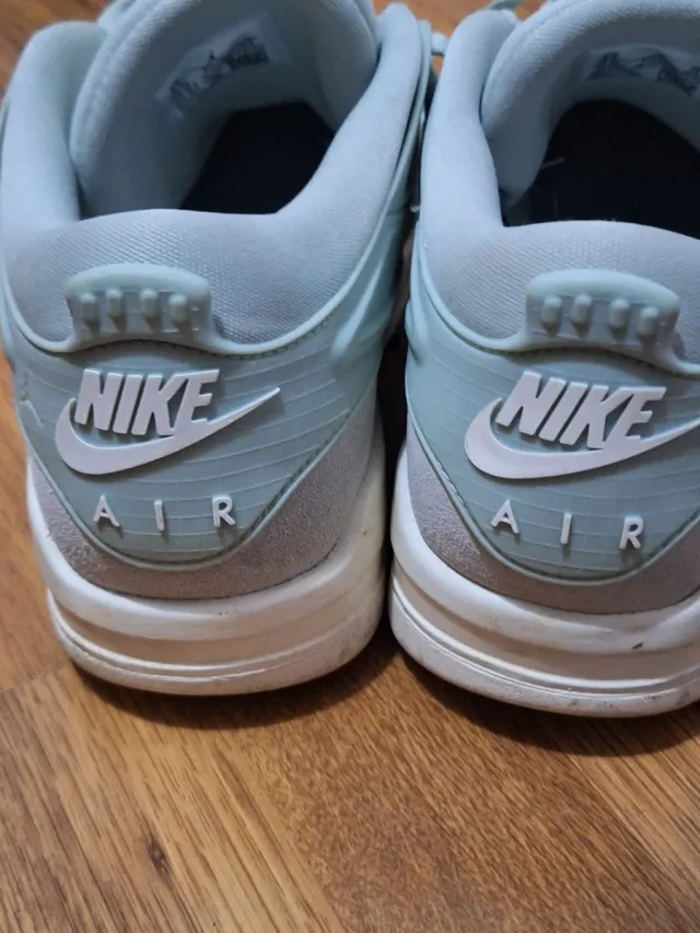 Zapatillas Nike Air Gris y Verde Azulado