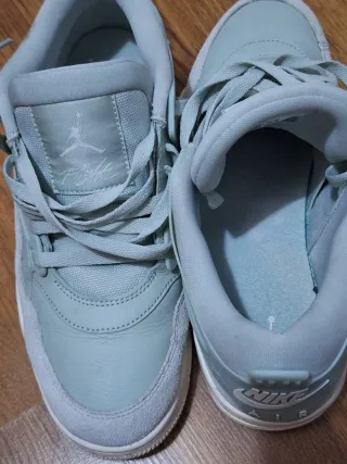 Zapatillas Nike Air Gris y Verde Azulado